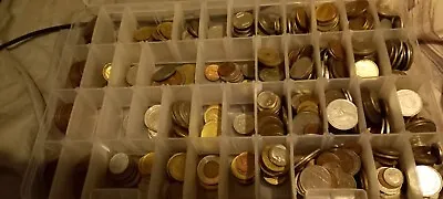 World Coins ( Jar Of A Mixed Selection Of Coins From Around The World) • £3.50