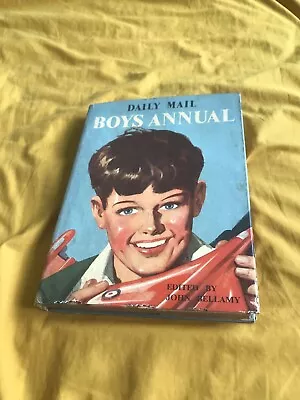 Vintage Daily Mail Boys Annual 1958 • £2