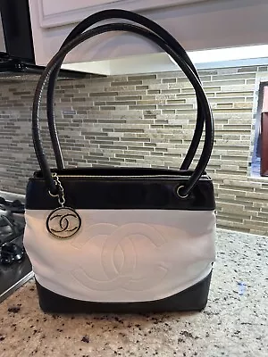 Gorgeous Vintage Chanel White And Black Medallion Tote • $1500