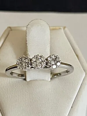 Sterling Silver And White Sapphire Set Cluster Trilogy Ring Size U • $47.29