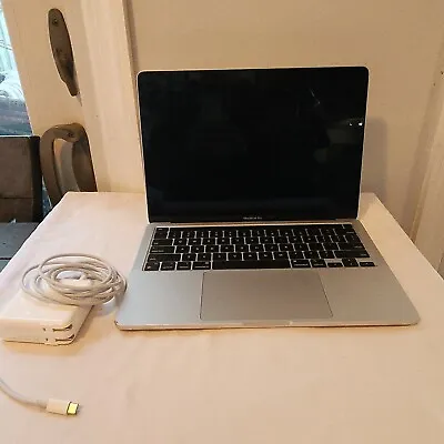 $299.95 • Buy 2020 MacBook Pro 13  (256GB, M1, 8GB) Silver Laptop-Cracked LCD-Locked-MYDA2LL/A