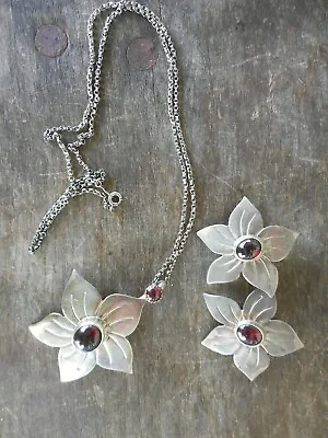 Sassi LaMuth David Lee Sterling & Garnet Flower Form Earrings & Necklace Set • $39.95
