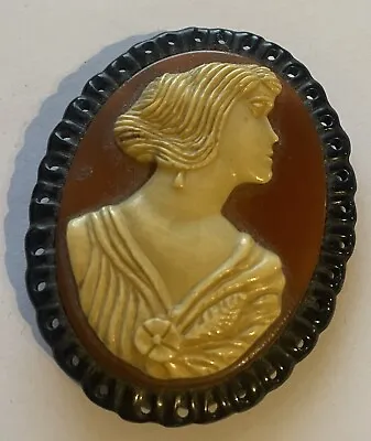 Vintage Cameo Brooch  • $15.99