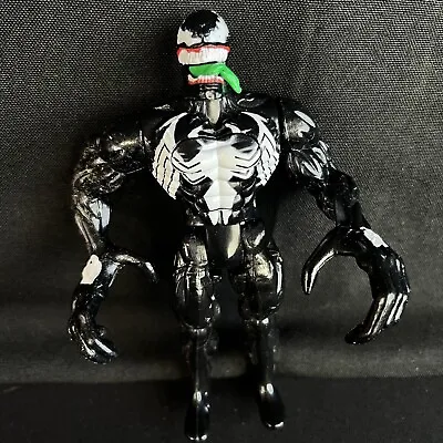 Vintage Marvel Comics 1996 Heavy Hitters 5.5  Inch Venom Action Figure Toy Biz • $10