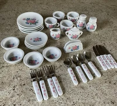 Vintage Porcelain Miniature Tea Set 32 Pieces Tin Sing China • $20