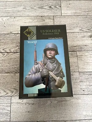 Young Miniatures - US Soldier Ardennes 1944 - 1/10 - #YM1812 • $60