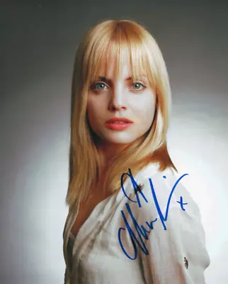 Mena Suvari Signed 8 X 10 Photo • $29.99