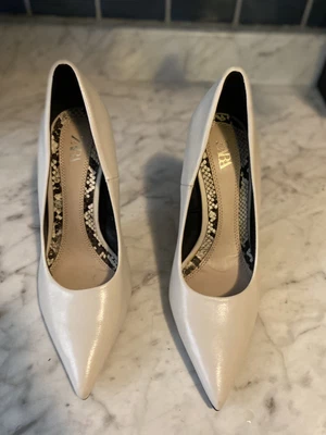 $19.90 • Buy Zara Nude Pumps Stiletto Clear Heels  Size 35