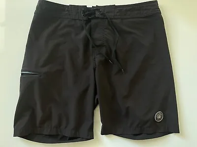 Levitate Yoga  Classic Fit Men Cargo Shorts Size 33 - Black • $6