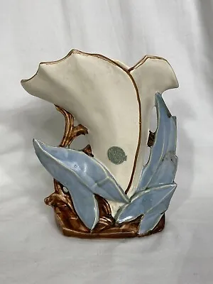 BEAUTIFUL McCOY USA POTTERY WIDE SINGLE LILY VASEHP BLUE LEAVES ORIGINAL STICKER • $199