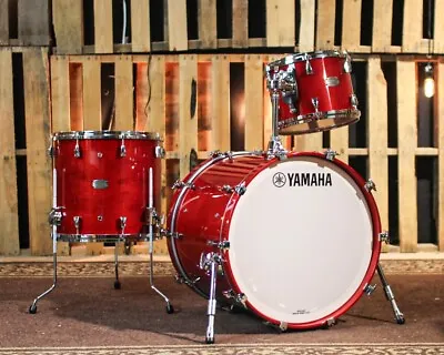 Yamaha Absolute Hybrid Maple Red Autumn Drum Set - 22x16 12x9 16x15 • $3237.96