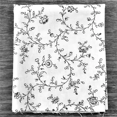 Monochrome White & Black Floral Fabric Cotton / Hemp Sewing Remnant FQ 16 X 27  • £1