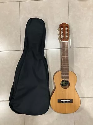 Yamaha GL1 6-String Guitalele Guitar/Ukulele Natural W/ Bag • $50