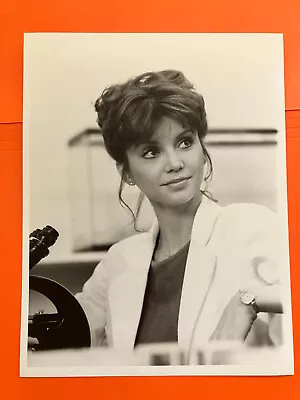 Victoria Principal  Original Vintage Press Headshot Photo  7x9  • $6