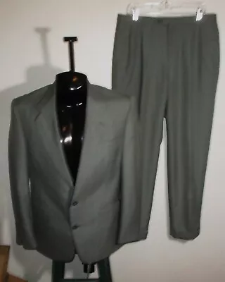 Men's HART SCHAFFNER & MARX Med. Gray Wool 2 Pc Suit Size 40R 34X31 • $60