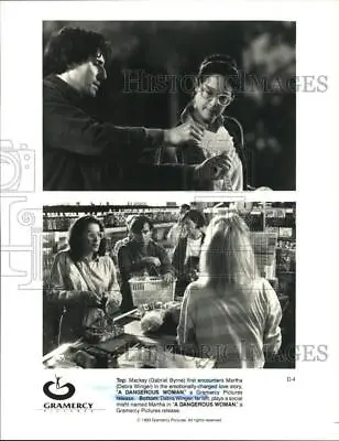 1993 Press Photo Gabriel Byrne And Debra Winger In  A Dangerous Woman.  • $13.88