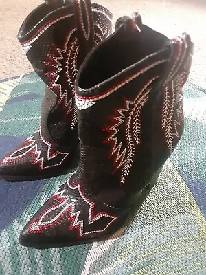 Liliana Rosana-3 Western Boots Red White Decorative Stitching - Size 7.5 • $24.50