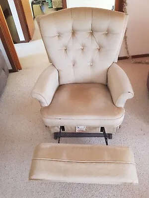 Reclining Chair - Jason • $170