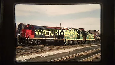 Dp10 Train Engine Locomotive 35mm Slide Railroad Cn5527 St. Albans Vt 1982 • $8.87