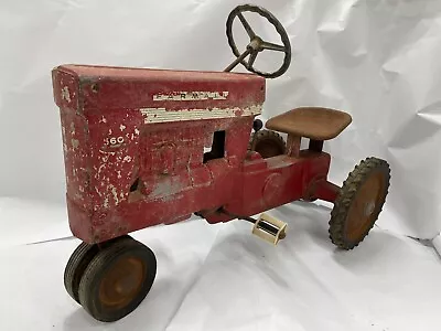 Eska Farmall 560 International Harvester Vintage Original Pedal Tractor • $599.99