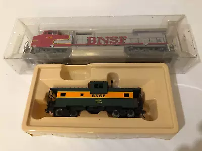 Bachmann Spectrum DCC BNSF 812 Dash 8 - 40CW Wide Cab Loco & Caboose HO Train • $225