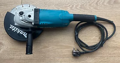 Makita GA9020 9” Angle Grinder 240v & Diamond Blade • £49