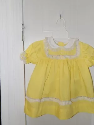 Vintage Yellow Baby Dress Size 2 Lace White Collar • $9.95