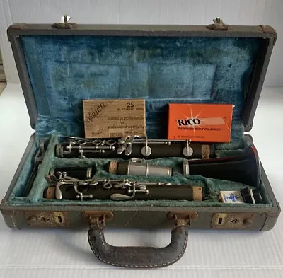 Vintage CONN Clarinet In Carrying Case Read • $80