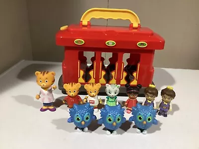 Daniel Tigers Neighborhood Motorized/musical Trolley W/ 10 Figures Works • $26.99