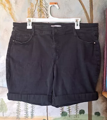$5 • Buy Nine West Bermuda Black Denim Shorts Mid Rise Cuffed Women Size 18