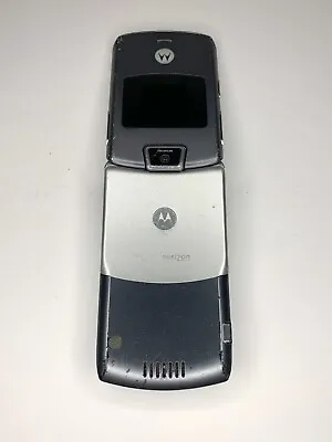 Motorola RAZR V3c Gray W Silver Back Flip Cell Phone For Verizon Vintage Tech • $35