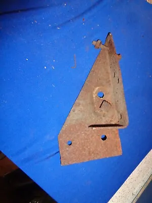 192919301931 Chevrolet 1932 Wood Bracket  • $42.74