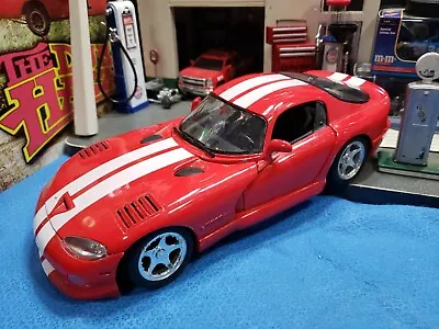 Maisto 1997 Dodge Viper GTS R GT2 1:18 Scale Diecast Model Car - Red/White/Black • $15.95