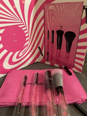 £38 • Buy Mac Cosmetics Wave Your Wand Brush Kit Brand New