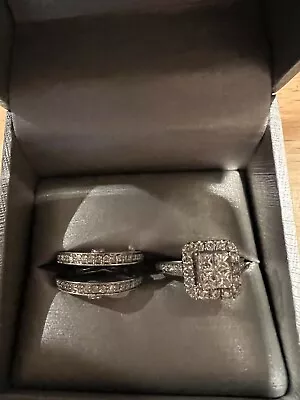 $2500 • Buy Gorgeous Pre Owned Diamond Engagement Ring Set - Comes With Appraisal Of $4475