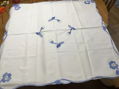 $12.99 • Buy VTG  Table Topper Tablecloth Floral Embroidery Applique Stitched Cotton 32 X 32