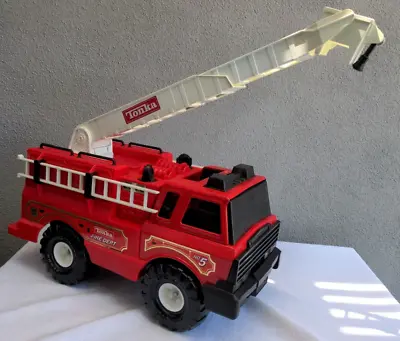 LN Vtg 1999 Hasbro Tonka Mighty Fire Truck Engine No. 5 Bucket Extension Ladder • $49.99