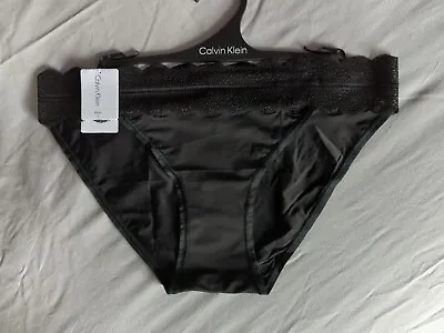 NWT Calvin Klein Women's S Lace Trim Bikini Underwear QD3780 Black • £9.99