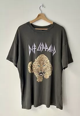 Def Leppard Relaxed T- Shirt Size XL • $20