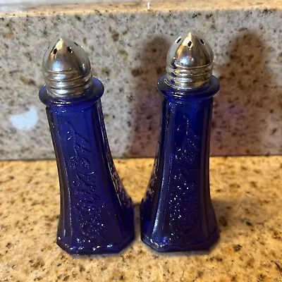 Vintage Anchor Hocking Salt & Pepper Shakers Mayfair Open Rose • $22.50