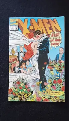 X-Men #30 1994 Marvel Comics  With Centerfold Cards • $5.99