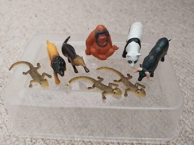 £15 • Buy 35 Assorted Wild/Farm/Pet Plastic Animals