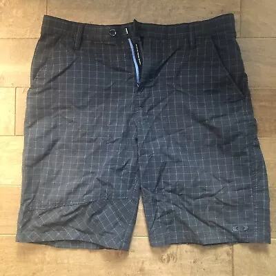 Oakley Shorts Men 36 Black  Plaid Polyester Loose Fit Golf Golfing Outdoors. • $15