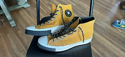 MENS BLACK AND GOLD HIGH TOP CONVERSE SHOES 10.5 CLEAN & DISCONTINUED Nice!!! • $39.99