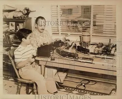 1948 Press Photo Mel Blanc And Son On ABC's  Point Sublime.  - Kfz04049 • $23.88