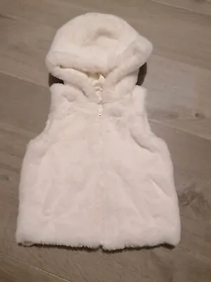 Tesco Baby Girl Faux Fur White Gilet 18-24 Months • £3.50