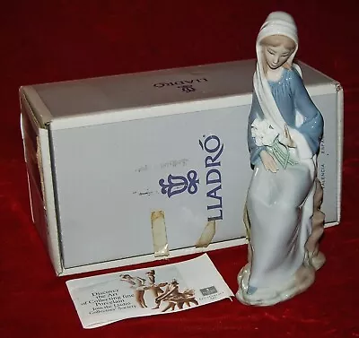 LLADRO Porcelain GIRL WITH LILIES SITTING #4972 In Original Box! Made In Spain • $128.80