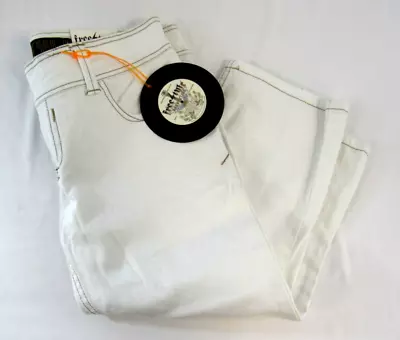$24.99 • Buy New Freestyle Revolution Embroidered White Capri Pants Denim Jeans Women Size 3