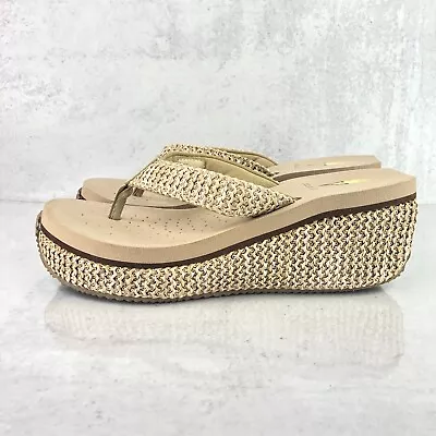 Volatile Women's 9 Shoes Gold Wedge Platform Thong Sandals • $13.46