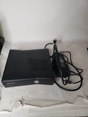 $79.99 • Buy Xbox 360 Slim Model 1439 4GB With Power Supply Matte Black